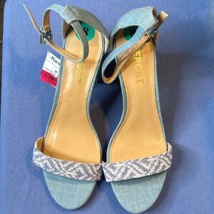 Report Heels Blue with geometric print size 8 NWT